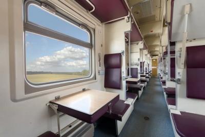 «Разве вы не видите, что я с ребёнком? Пропустите!»: дама закатила скандал в вагоне поезда, но правда восторжествовала