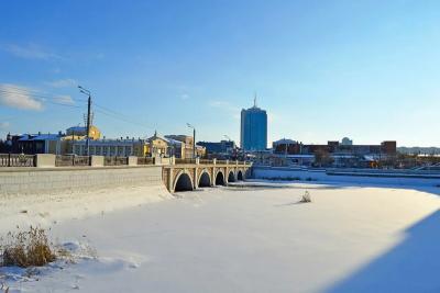 Самый комфортный город для жизни на Урале: дешевое жилье, чистый воздух и работа на каждом углу - туда переезжают семьи