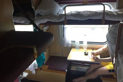 «Всегда прокатывает»: мой проверенный способ, когда просят уступить нижнюю полку в вагоне — хитрость опытных пассажиров РЖД