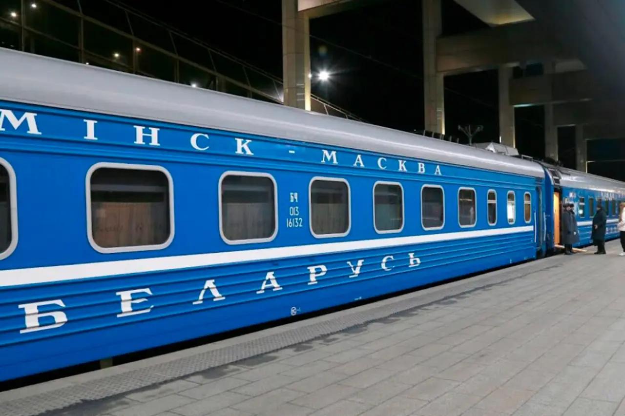 Сначала показалось, что вернулся в СССР: прокатился на поезде в Белоруссии и дара речи лишился - честный отзыв без прикрас