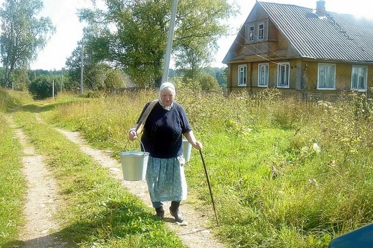 Последний житель забытой деревни: как выглядит жизнь человека в месте, где больше нет ни души