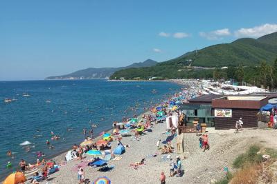 Прекрасный курортный поселок недалеко от Геленджика - о нем мало кто знает, и зря. Горы, море и шикарные пляжи