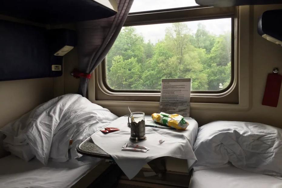 Ради нижней полки хитрая пассажирка прикинулась пенсионеркой - как разоблачили