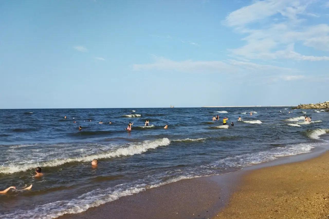 В сентябре попала в сказку: курорты России, где море как стекло, а на пляже ни души - обставили Сочи по ценам и тишине