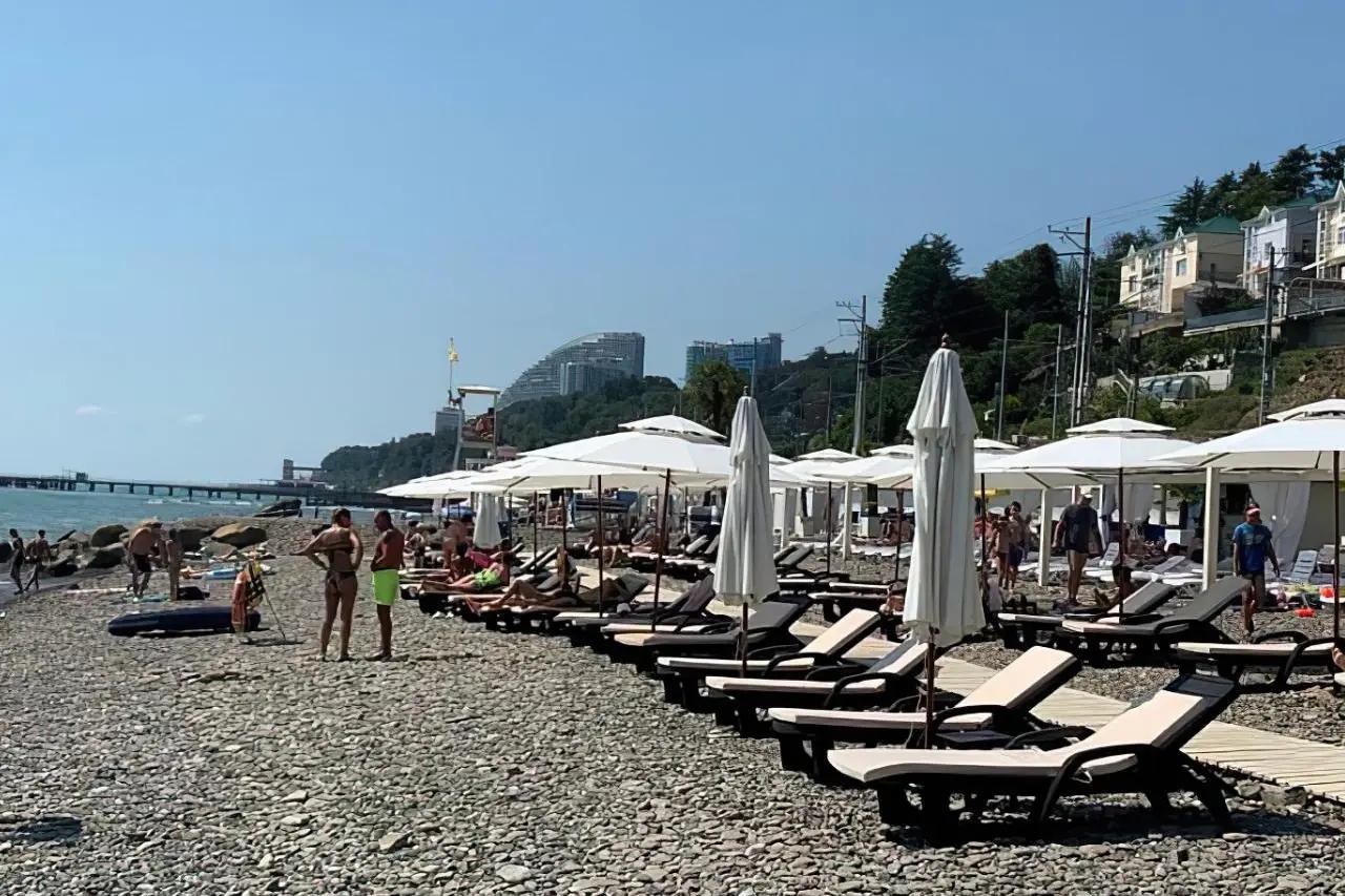 4 места на Черном море, о которых мало кто знает: тихие пляжи с водой, как хрусталь