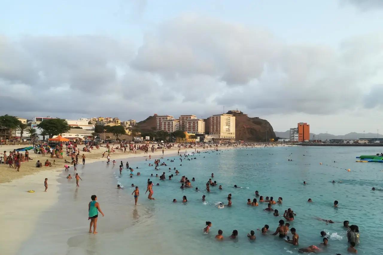 Атлантика без виз, +28 &deg;C и загар как бронза - вот куда стремятся туристы: курорт уже &laquo;переплюнул&raquo; и Сейшелы, и Мальдивы