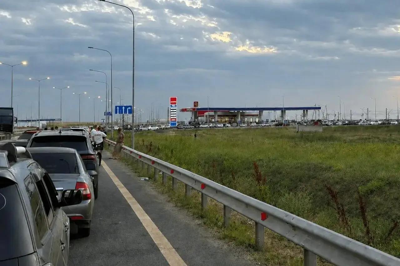 &laquo;Топливный ад на юге России&raquo;: вторая волна бензинового кризиса создала новый коллапс на курортах и трассах - отзывы туристов об отпуске