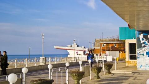 Пляжи грязные, работы нет, цены как в Сочи: почему этот курорт Краснодарского края называют черной дырой