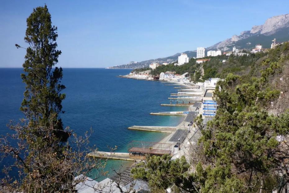 Отправились всей семьёй в Крым на 10 дней всего за 107 тысяч рублей: не поверили, что это реально в 2025 году - честно обо всём