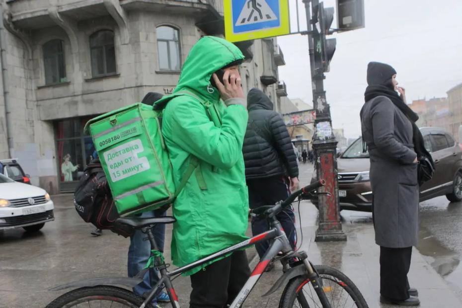 Мне 50, работы нет и хотел идти в курьеры за 150 тысяч - поговорил с одним из них и передумал, рассказываю почему