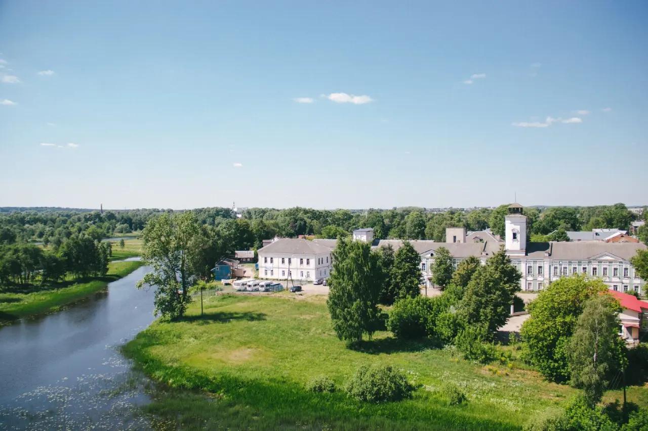 Город, основанный в 15 веке: необыкновенной красоты улицы, где нет туристов - что посмотреть