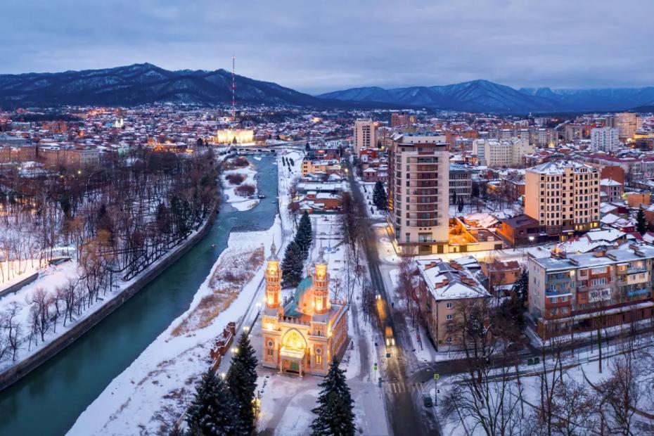 Этот город обошел Москву и Петербург по популярности: вот куда многие мечтают переехать - чистый воздух, горы, изысканная кухня и цены