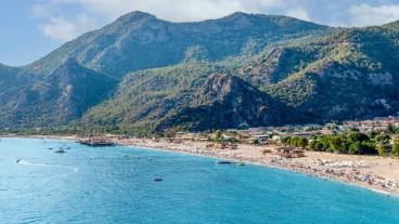 Топ-6 стран для отдыха в майские праздники почти на халяву: от 100 тысяч на двоих, и жарит круче, чем в Турции, а море - как суп