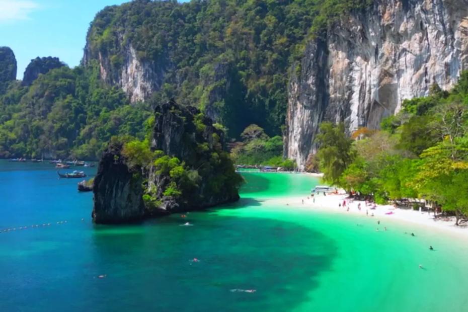 Мутное море и антисанитария повсюду: турист поделился честным отзывом о популярном курорте