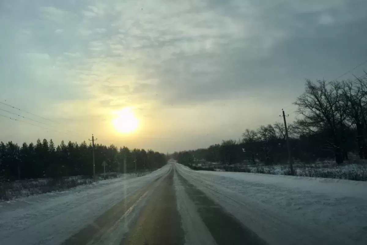 В Самарской области полностью перекрыли движение на участке трассы M5 из-за метели и снега