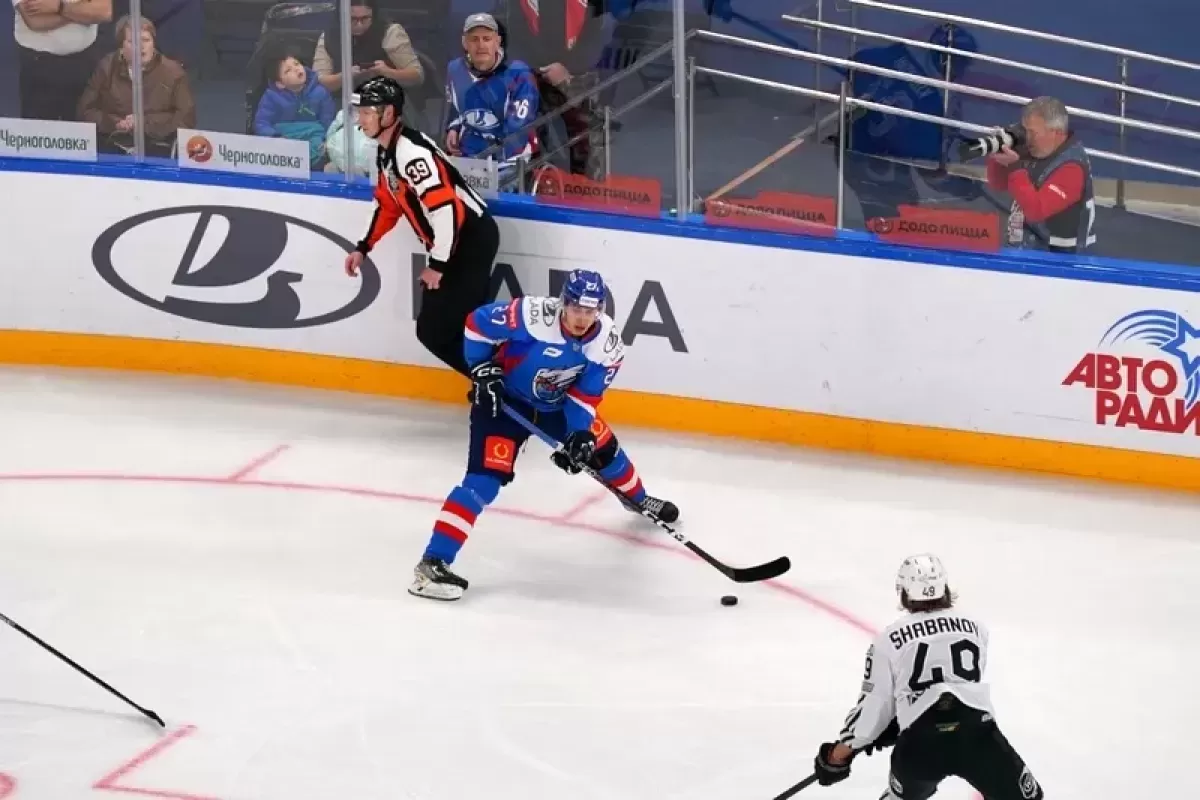 Хоккейная «Лада» сыграет на Урале и в Казахстане