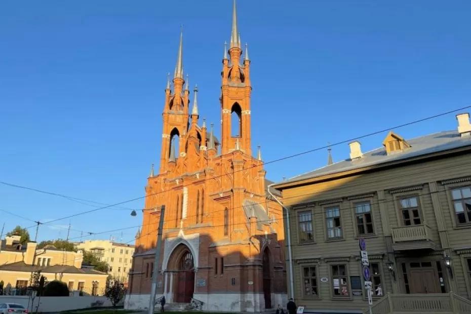 В Самаре в новом Литературном сквере устанавливают памятник Алексею Толстому