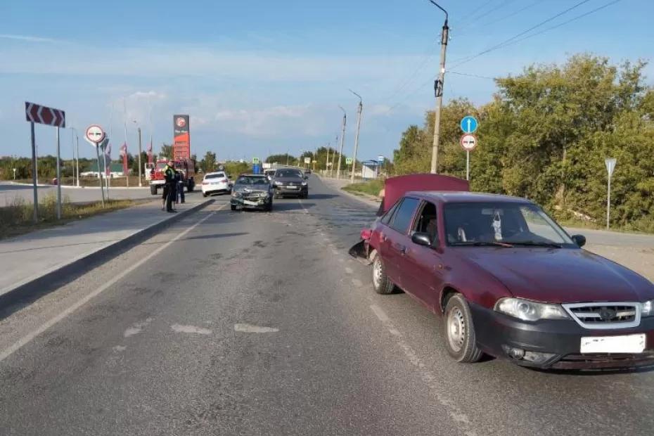 8 сентября в Самарской области в ДТП c двумя легковушками пострадал человек