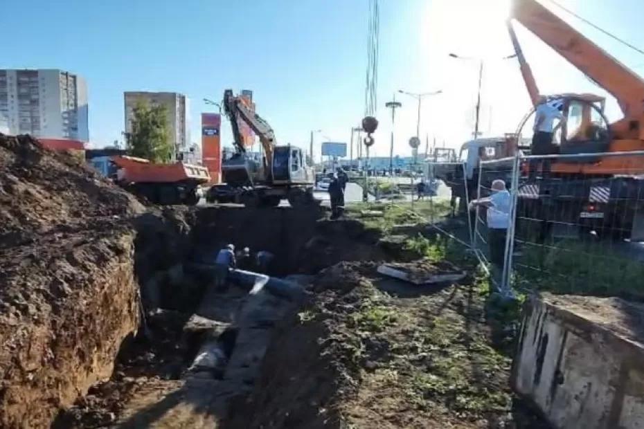 В Самаре 17 сентября прорвало трубы на пересечении Московского шоссе и проспекта Кирова