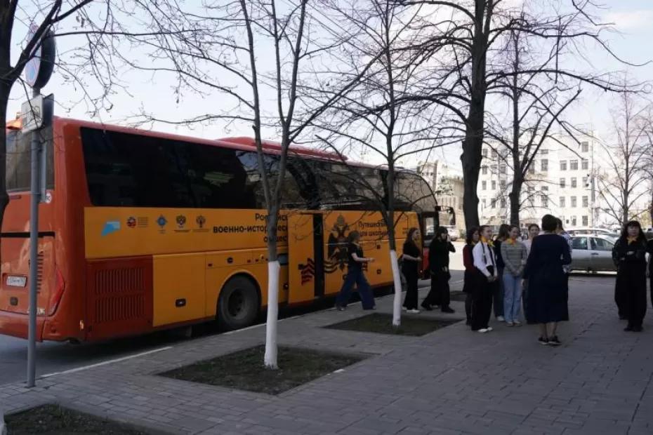 Куда ведут «Дороги Победы»: для молодежи в Самарской области проводят экскурсии