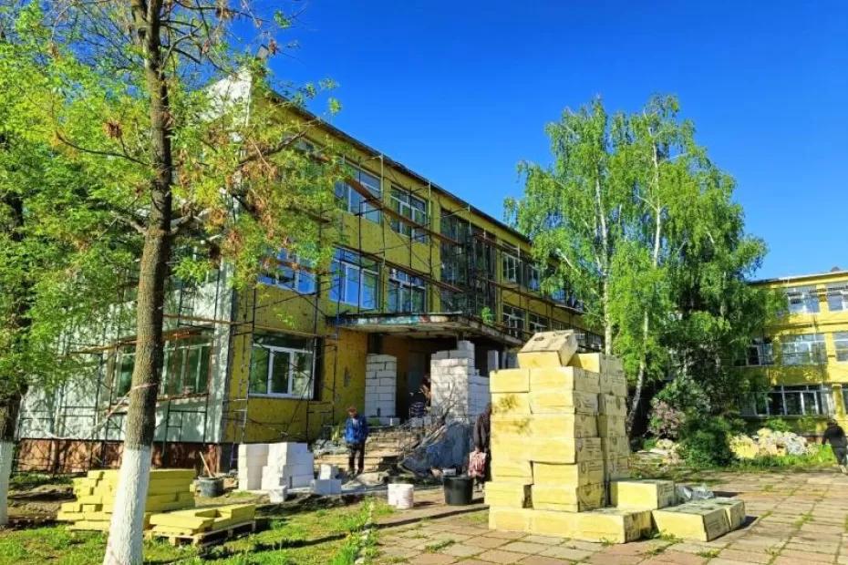 В Алексеевке идет капитальный ремонт корпуса школы В Алексеевке идет капитальный ремонт корпуса школы