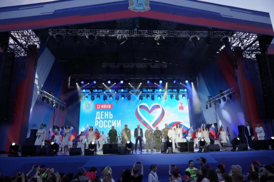 Вячеслав Федорищев: «Нам с вами повезло жить в самой великой стране в мире» Вячеслав Федорищев: «Нам с вами повезло жить в самой великой стране в мире»