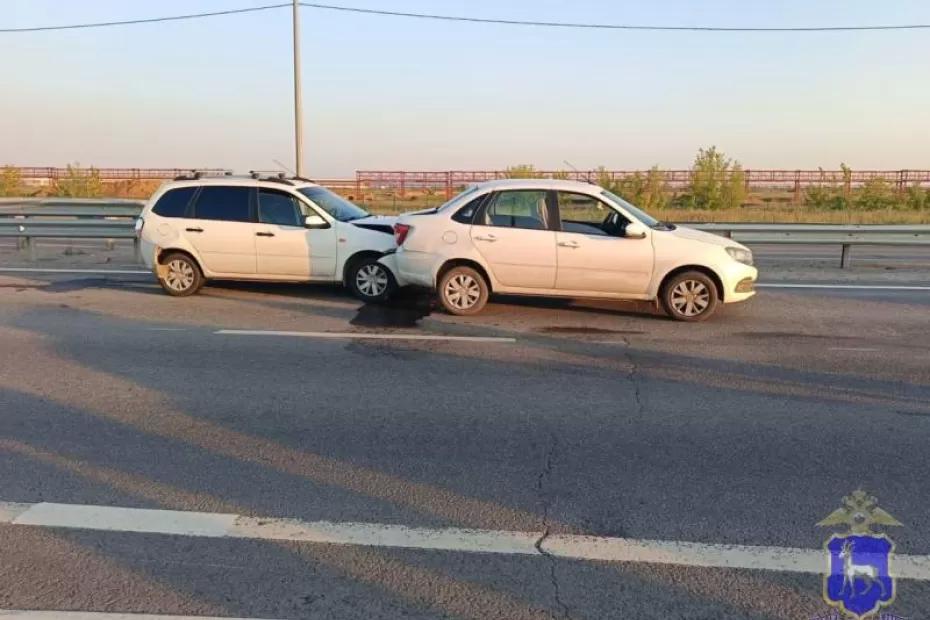 В Самарской области водитель на «девятке» вылетел в кювет и перевернулся В Самарской области водитель на «девятке» вылетел в кювет и перевернулся