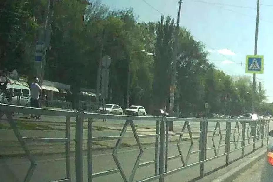 В Самаре 19 июля водитель на «Ларгусе» сбил парня на самокате