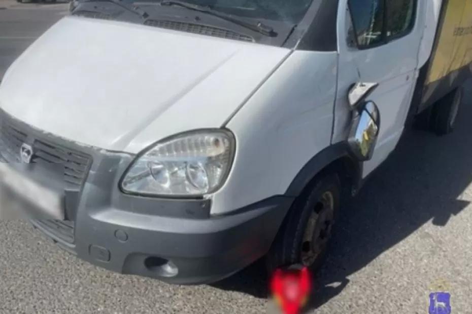 В Тольятти грузовая «Газель» во дворе сбила пожилого мужчину: что произошло