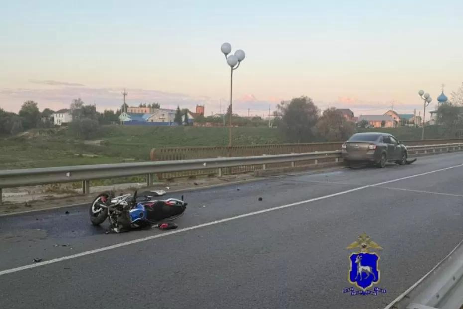 В Самарской области мотоциклист разбился насмерть в ДТП с легковушкой