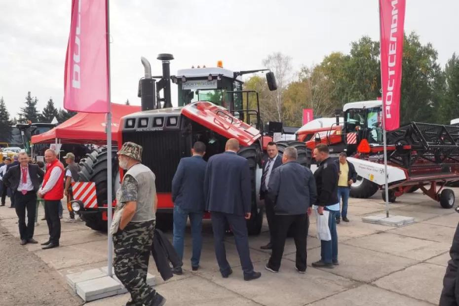 «Надежная и простая в управлении»: компания Ростсельмаш представила свою технику на XXVII Поволжской агропромышленной выставке