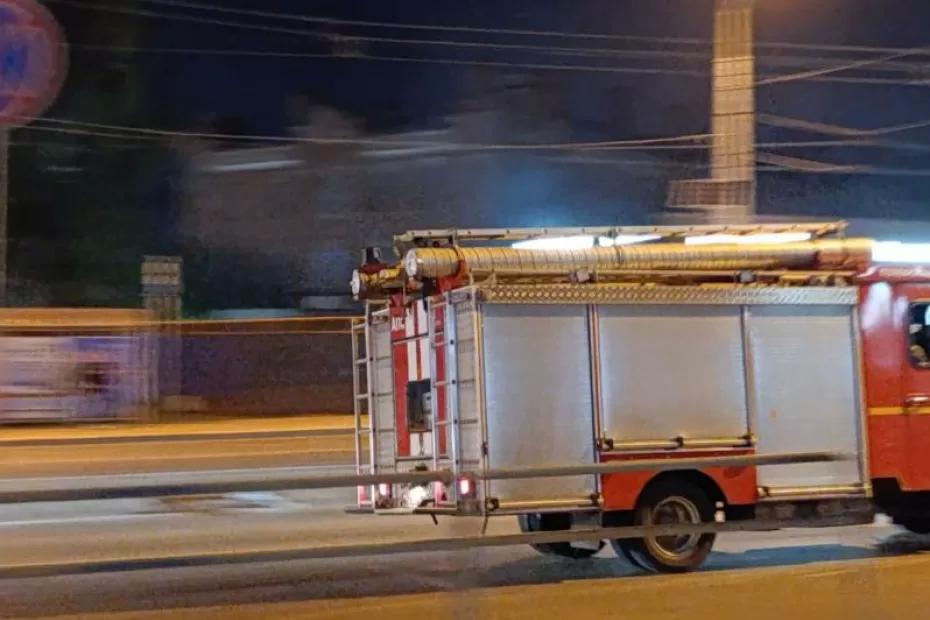 В Ленинском районе Самары 25 октября сгорел нежилой дом