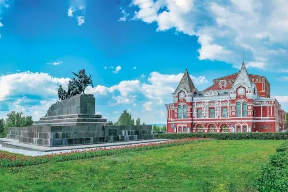 Чапаев в жизни и в бронзе: история самарского монумента