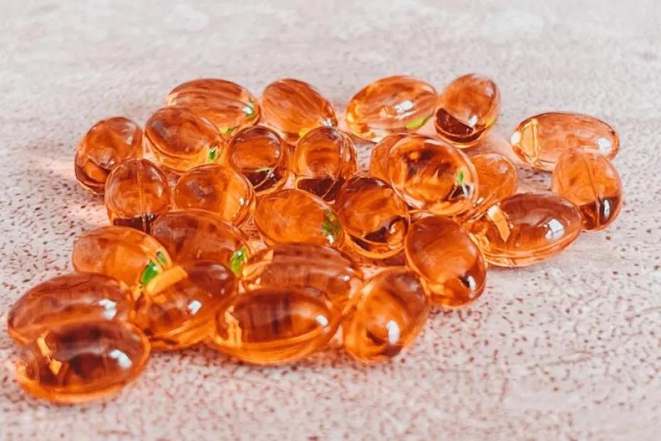 Врачи объяснили, почему масляный раствор витамина D подходит не всем