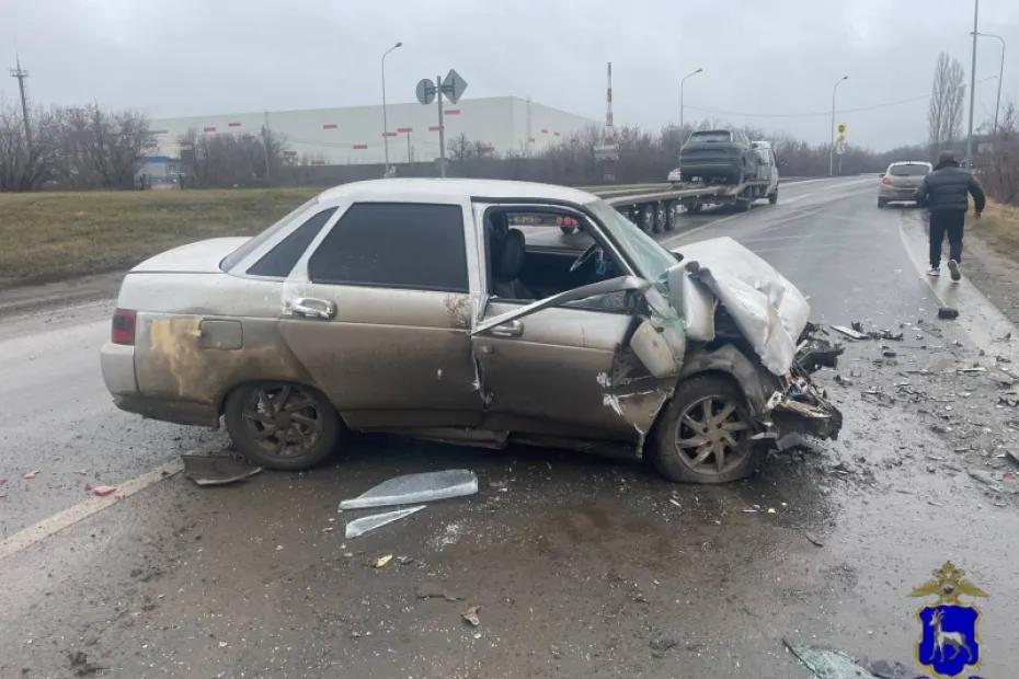 В Самарской области 30 ноября столкнулись две отечественные легковушки