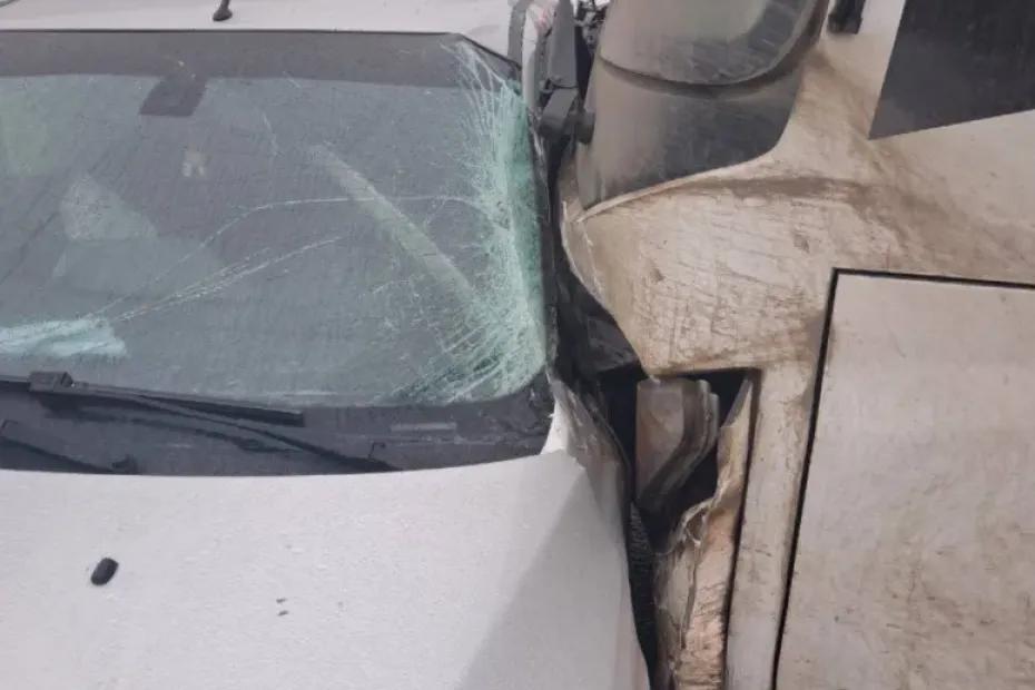 В Тольятти 13 декабря столкнулись Ford и автобус с пассажирами