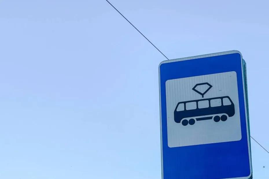 В Самаре из-за поломки автобуса встало движение трамваев