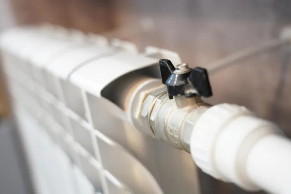 Обрушился потолок: в Самаре затопило детский сад из-за прорыва трубы отопления