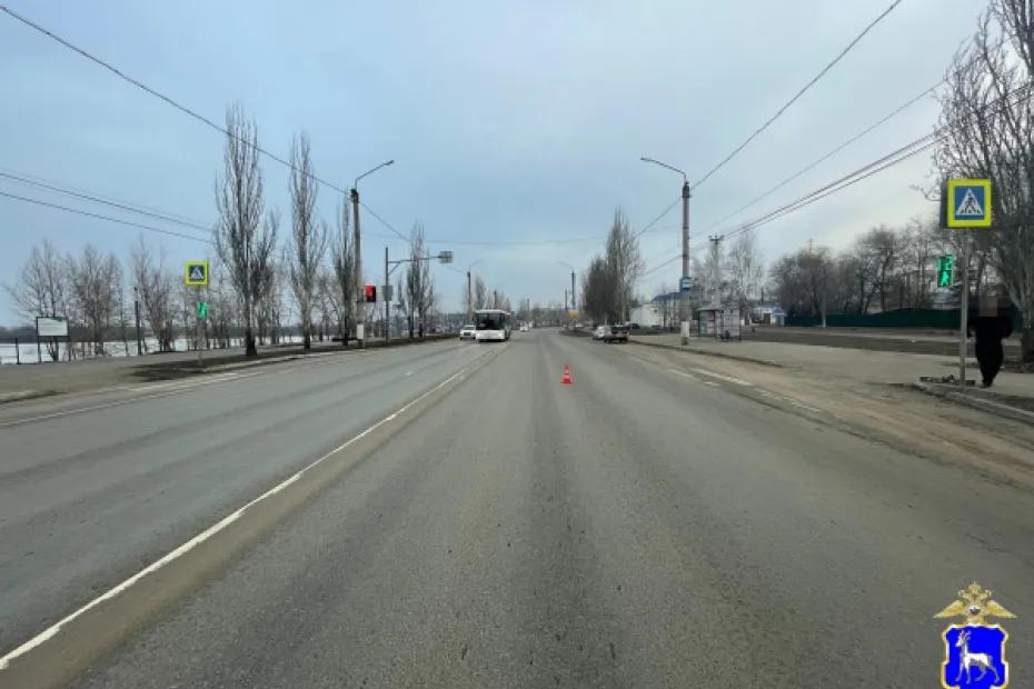 В Сызрани фургон сбил мужчину на пешеходном переходе и скрылся