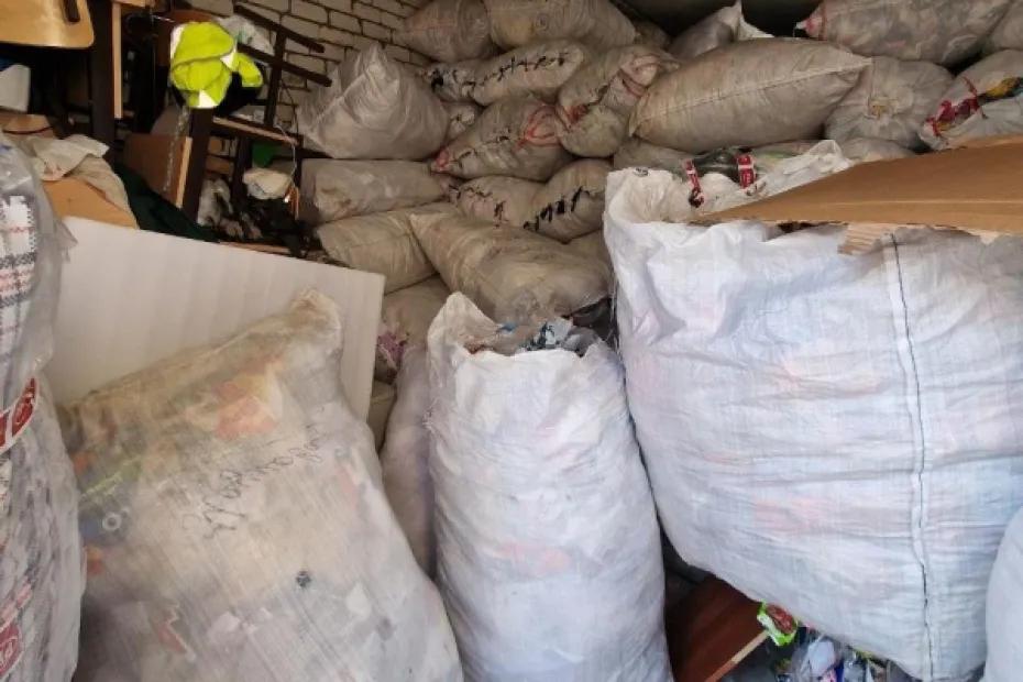 Склады самарских экоцентров переполнены скопившимся вторсырьем