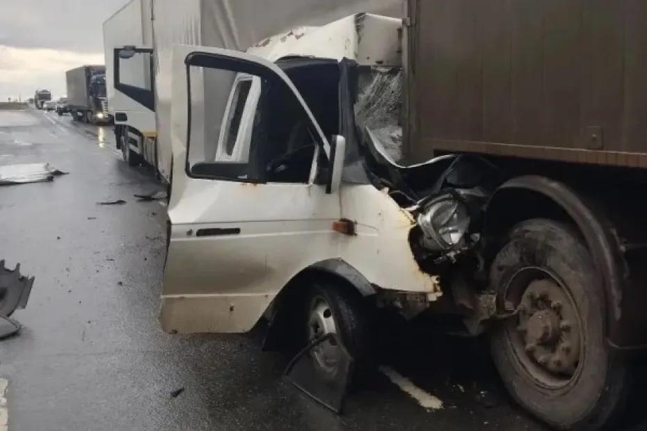 Мужчина пострадал при столкновении трех машин под Самарой 10 апреля