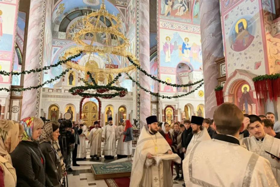 Православные христиане в Самарской области встретили Пасху