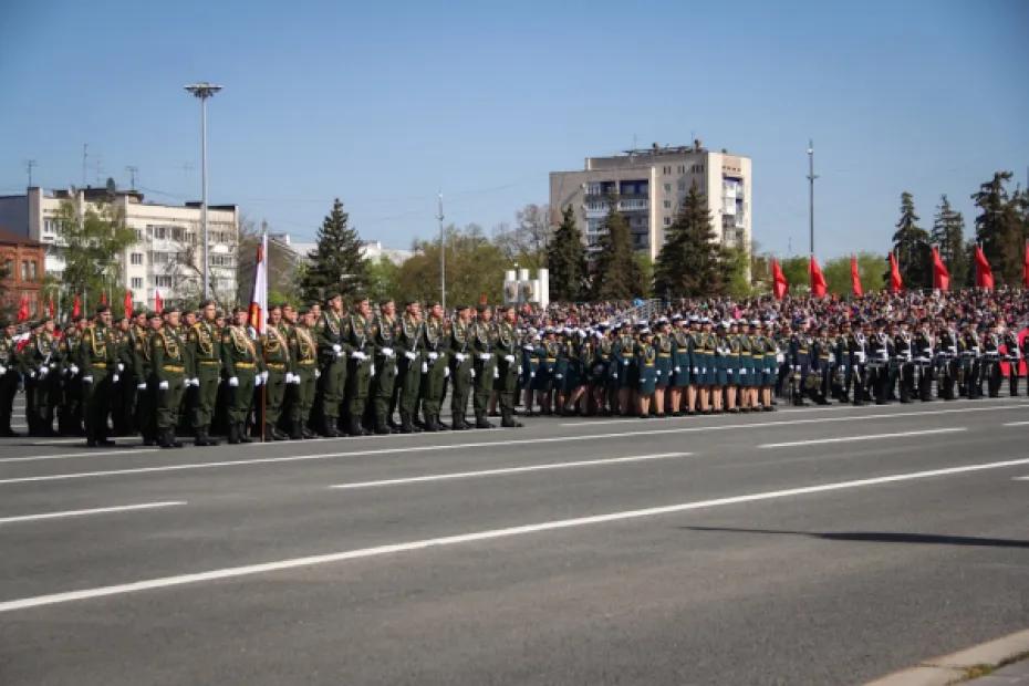 В центре Самары 8 и 9 мая ограничат движение и изменят маршруты транспорта