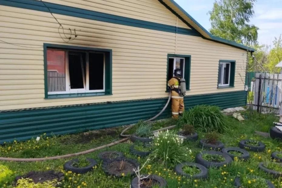 В Челно-Вершинском районе загорелся дом на 80 &laquo;квадратах&raquo;