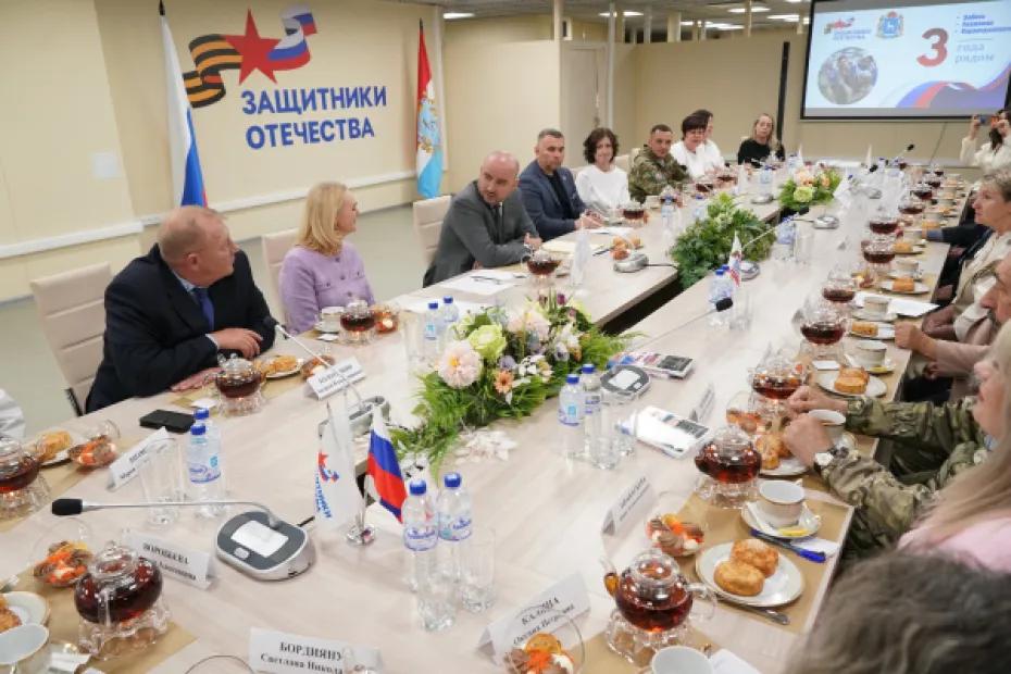 В Самаре Вячеслав Федорищев в неформальной обстановке встретился с участниками СВО и их семьями