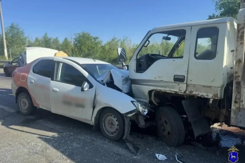 Водитель Renault скончался в больнице после ДТП в Новокуйбышевске