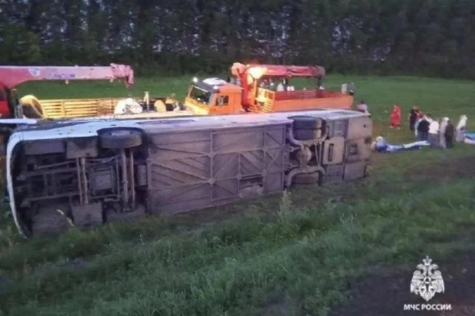 Автобус Самара - Набережные Челны с 46 пассажирами съехал в кювет и перевернулся