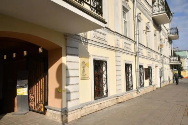 В сквере Эльдара Рязанова в Самаре с 5 по 7 мая пройдут кинопоказы