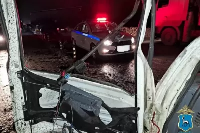 В Самарской области после аварии с тремя грузовиками госпитализировали мужчину