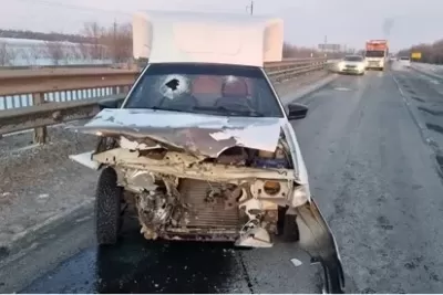 В Самарской области 16 февраля женщина врезалась в ограждение на трассе